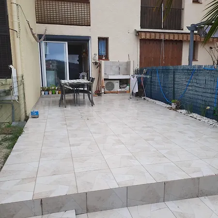 Sur 4 Personnes 6 Couchages *